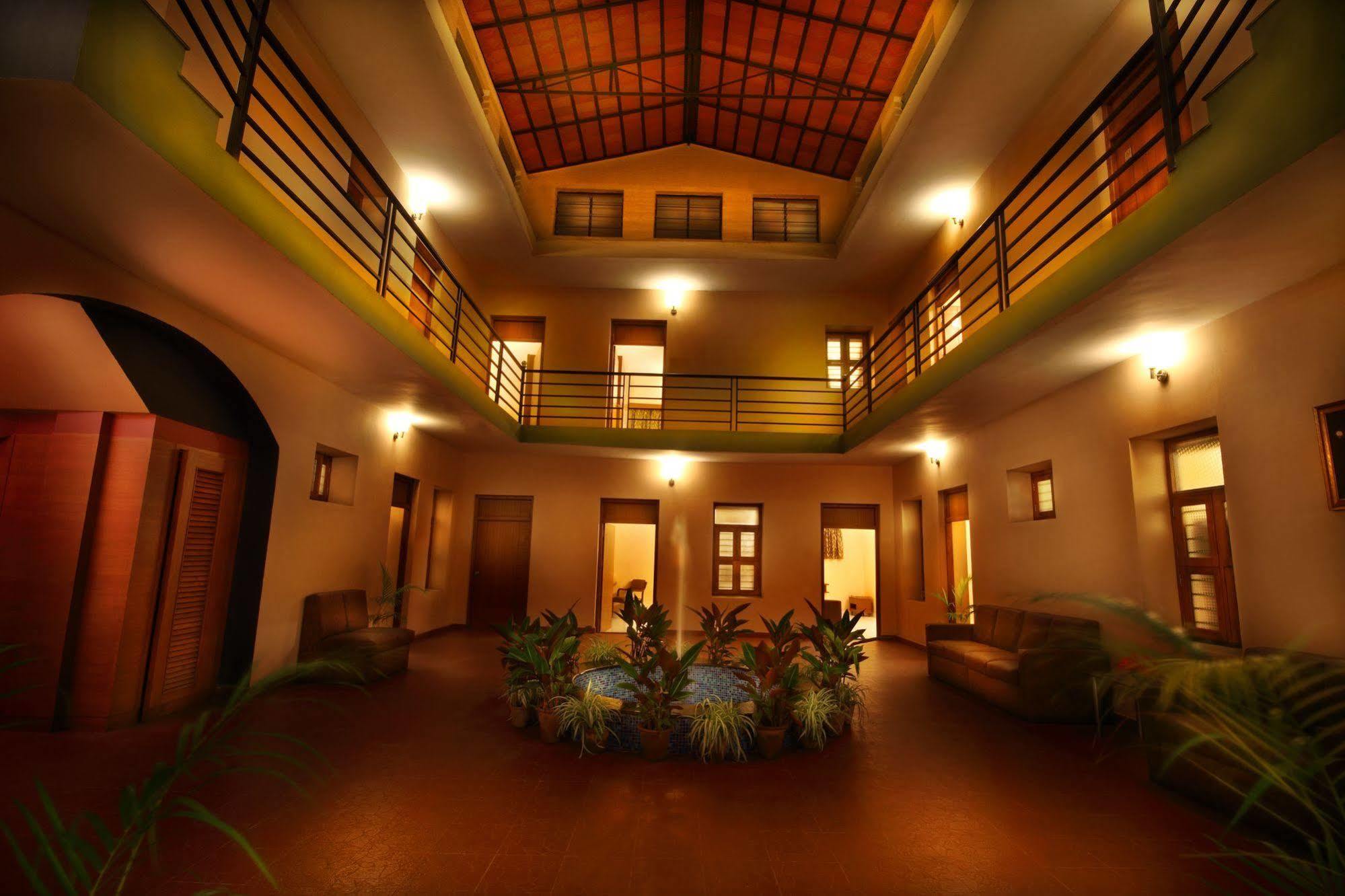 Sujatha Residency Hotel Mysore Exterior foto